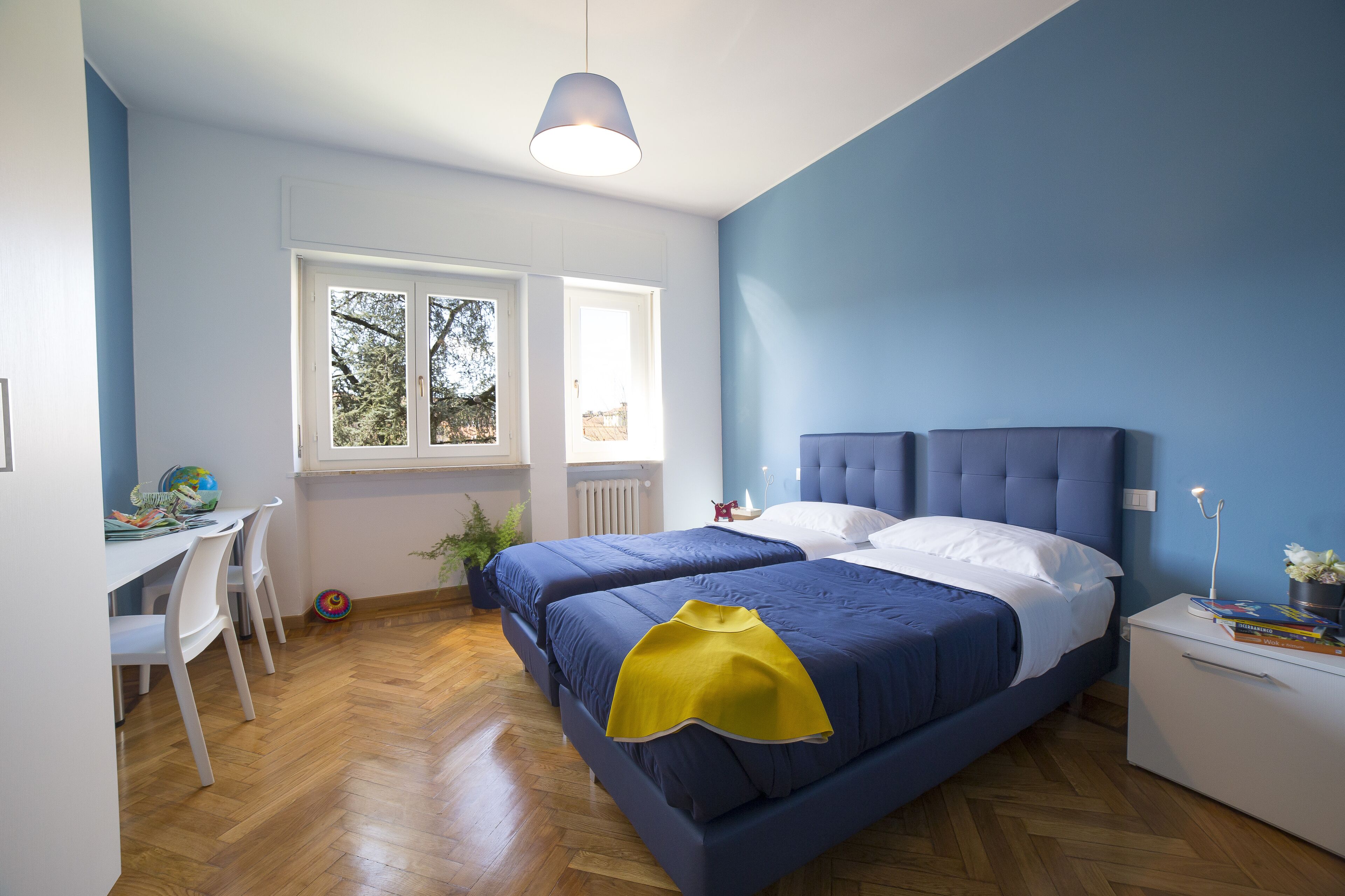 Ropa de cama de alta calidad, edredones de plumas, wifi gratis