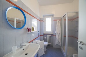 Apartment, 2 Bedrooms | Bathroom