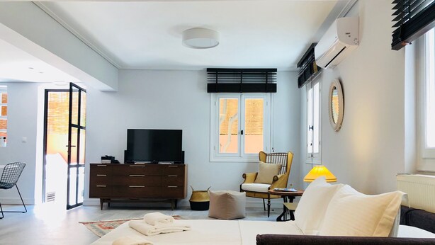 Design Apartment | Living area | Flat-screen TV - SV Acropolis Residence (Athens)