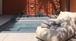 Design Apartment | Jetted bathtub