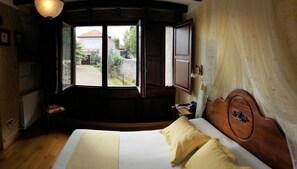 スイート | ミニバー、可動式ベッド、WiFi (無料)、ベッドシーツ