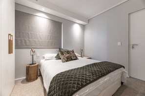 Room - 407 The Cosmopolitan Sea Point Apartment (Cape Town)