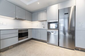 Appartement | Cuisine privée | Réfrigérateur, micro-ondes, four, lave-vaisselle