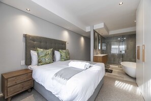 Comfort Apartment | 2 bedrooms, bed sheets - 505 The Cosmopolitan Luxury at its best (Cape Town)