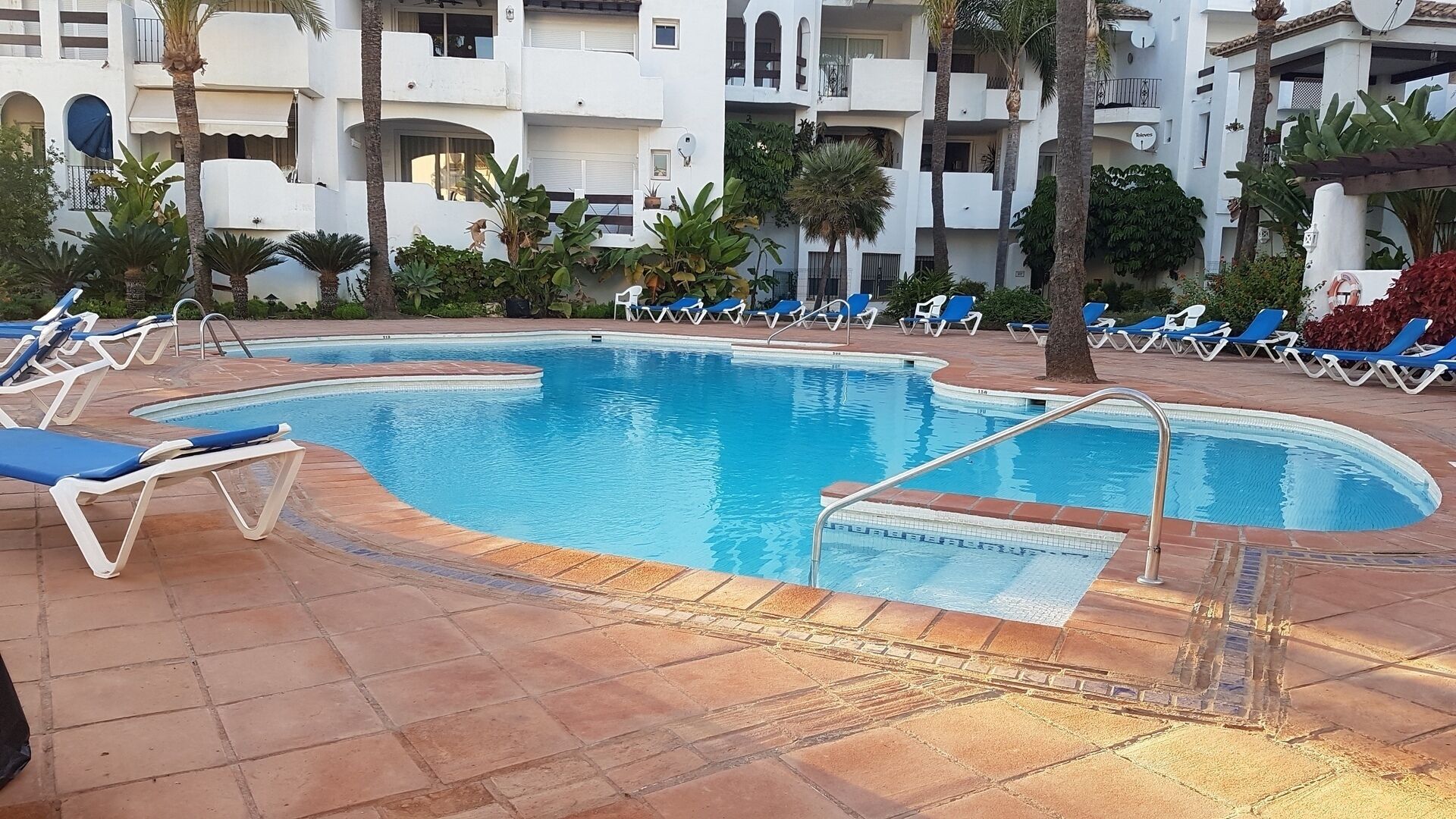 Apartment | Pool | Outdoor pool