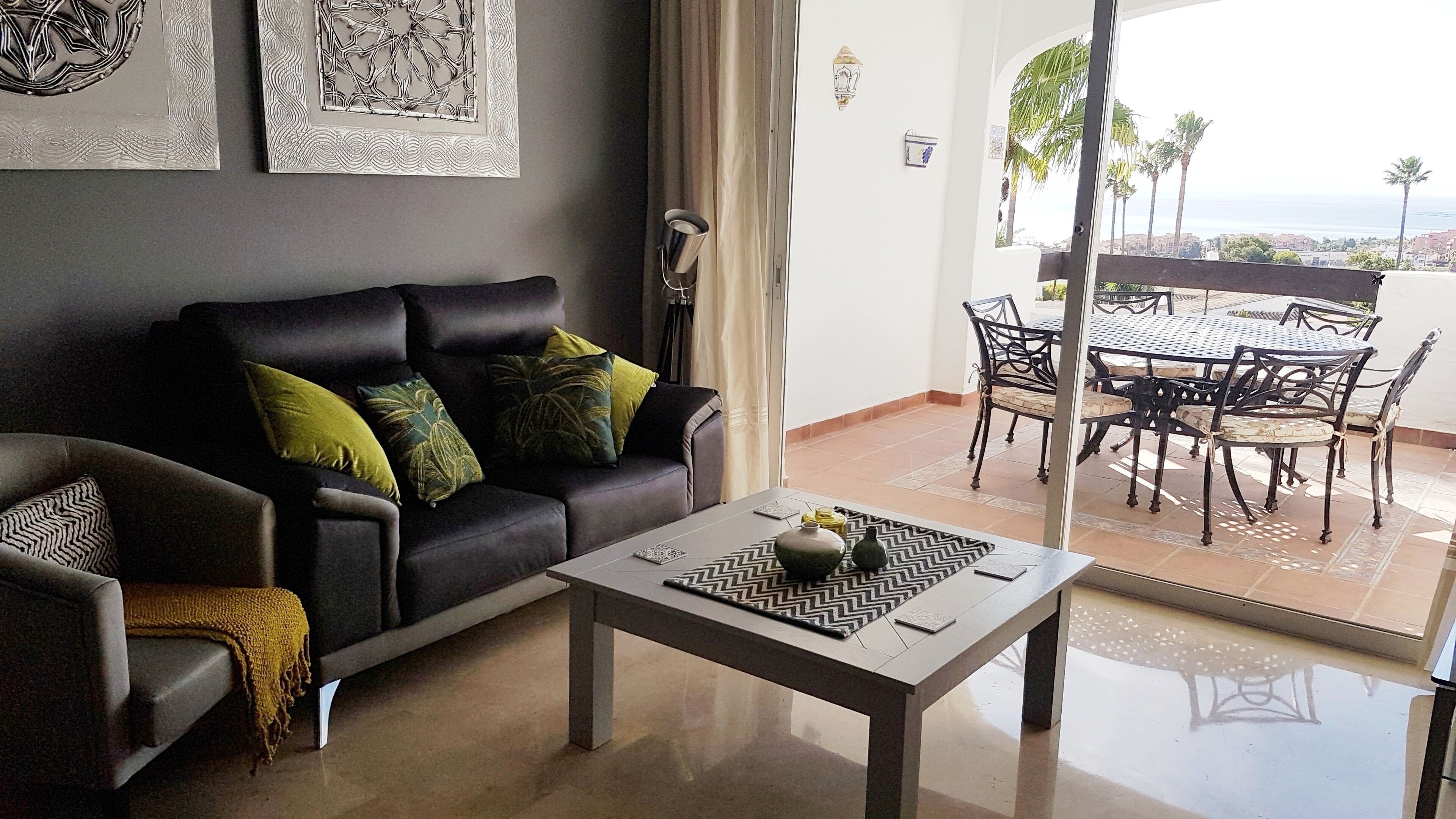 Apartment, Multiple Beds | Living room | 42-inch TV with digital channels