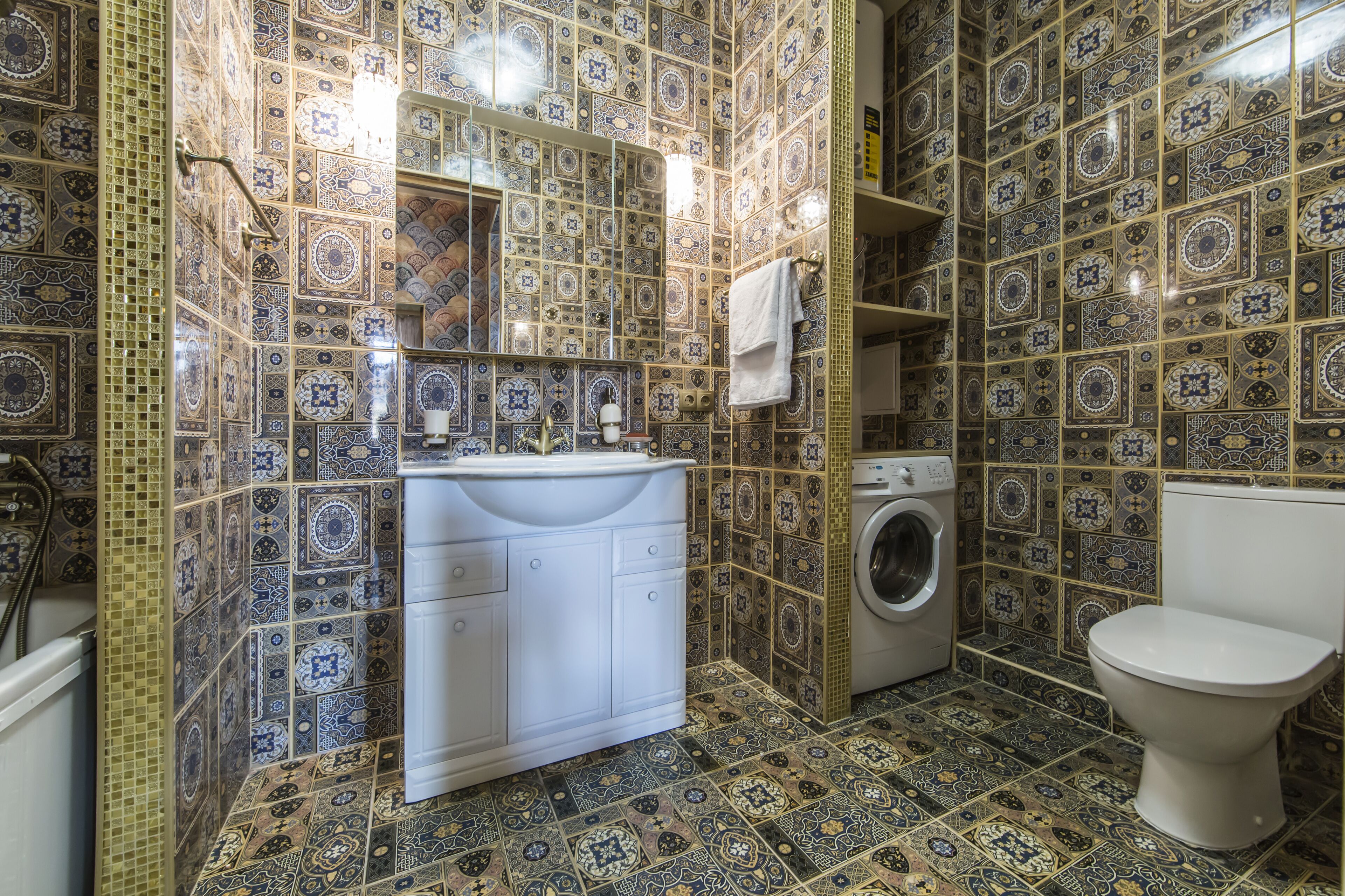 尊荣公寓 | 浴室服务设施 | 淋浴/盆浴组合、大花洒淋浴喷头、免费洗浴用品、吹风机