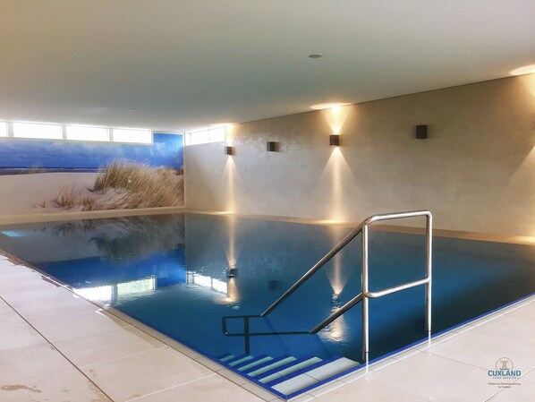 Piscina coperta, una piscina riscaldata