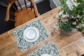 Dining - Harriet - Quaint one bed with easy parking (Ramsgate)