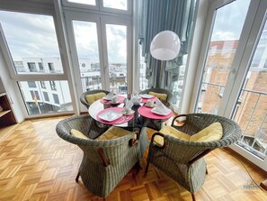 Dining - Apartment on two levels with first-class harbor view (Cuxhaven)