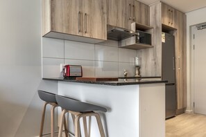 Apartment, 2 Bedrooms | Private kitchen