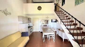 32-inch flat-screen TV with digital channels, TV