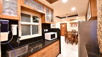 Kamar Comfort, 2 kamar tidur (2 BHK) | Dapur pribadi | Lemari es, microwave, oven, dan mesin pencuci piring