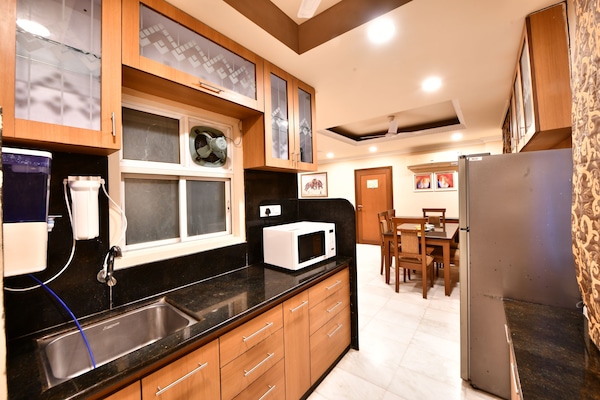 Camera Comfort, 2 camere da letto (2 BHK) | Cucina privata | Frigorifero, microonde, forno, lavastoviglie