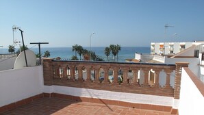 Unclassified image, 3 of 13, button - Hernan Cortes (Nerja)