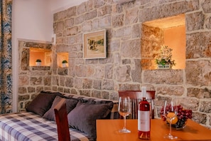 Basic Apartment | Living area | 39-inch flat-screen TV with cable channels, TV - Apartments Bigovo Veljic (Bigovo)