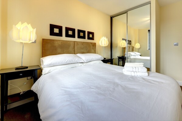 Comfort Apartment | 2 bedrooms, free WiFi - Location Spacious Apartment With Parking (Birmingham)