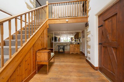 Self-Catering Farmhouse Cottage set in the Dorset Countryside (Pet Friendly)