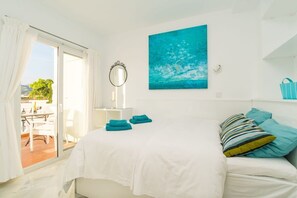 2 bedrooms, iron/ironing board, WiFi, bed sheets - Stella Maris Summary: (Nerja)