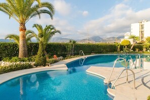 Pool - Stella Maris Summary: (Nerja)