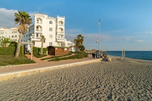 Beach - Stella Maris Summary: (Nerja)