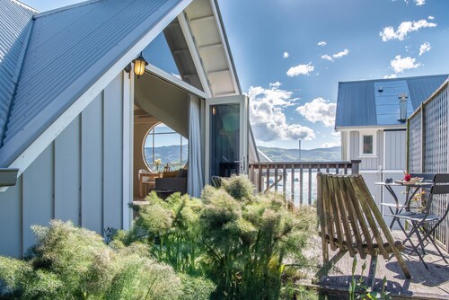 The Boathouse - Akaroa Holiday Home