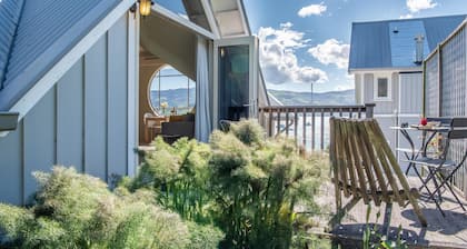 The Boathouse - Akaroa Holiday Home