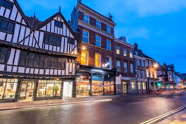 Exterior - Shambles Newly Converted Luxury (York)