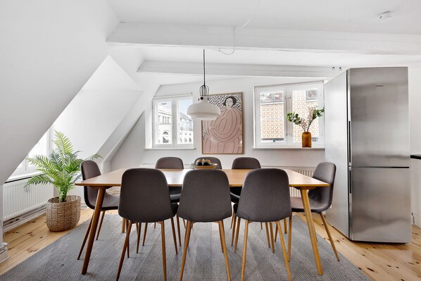 Room - Sanders Penny - Chic 3-bdr Apt in City Center (Copenhagen)