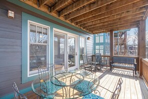 Outdoor dining - Wintergreens R1021- Mtn Condo/View, Gated Resort, Indoor/Outdoor Pools & Hot Tub (Boone)