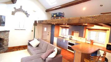 Apartment | Wohnbereich | Flachbildfernseher