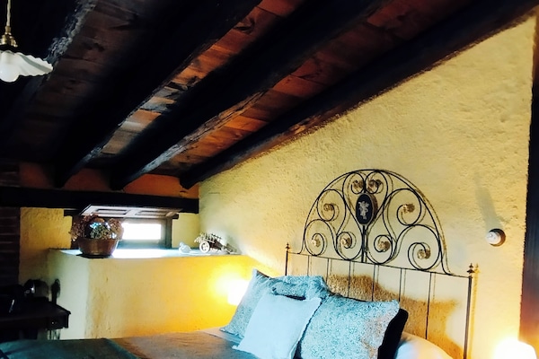 Rovello - Verde - Hab. Triple Suite | 1 habitación, decoración personalizada y muebles diferentes