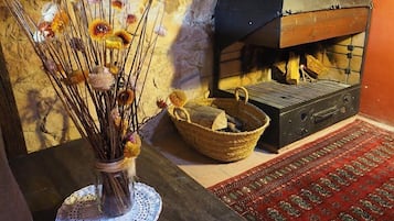 1 habitación, decoración personalizada y muebles diferentes