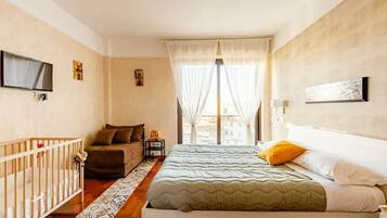 2 Schlafzimmer, BĂŒgeleisen/BĂŒgelbrett, kostenloses WLAN, BettwĂ€sche