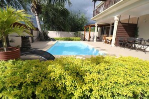 Garden - Isola Bella Luxury Villa (La Gaulette)