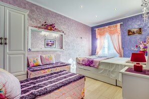 Vila, 3 kamar tidur, pemandangan laut | 3 kamar tidur, setrika/meja setrika, dan seprai linen