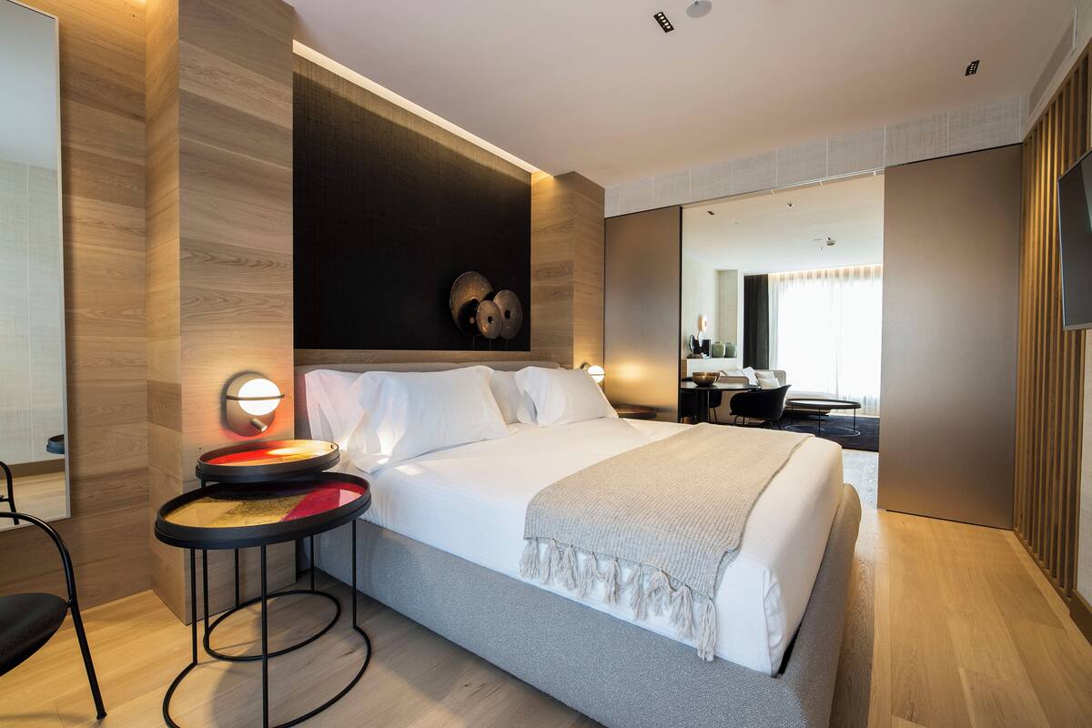 Suite (Santa Clara) | Minibar, brankas, meja kerja, dan ruang kerja ramah laptop