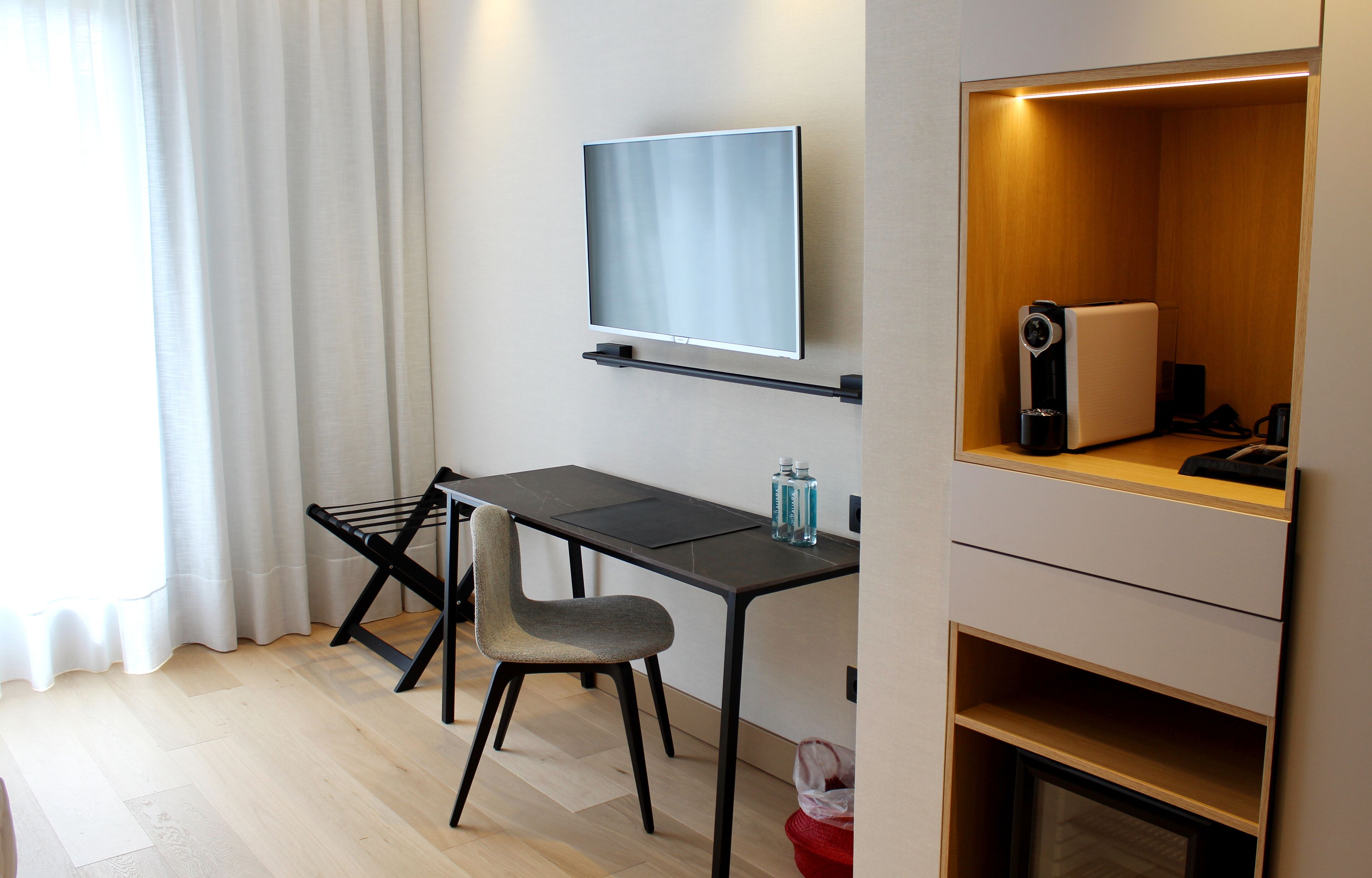 1 bedroom, minibar, in-room safe, desk