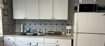 Private, Charming apartment in historic District