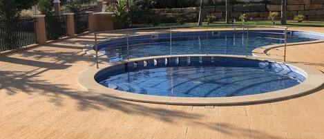 Piscine extérieure