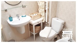 Bathroom - Martini Luxury Suite (Bucharest)