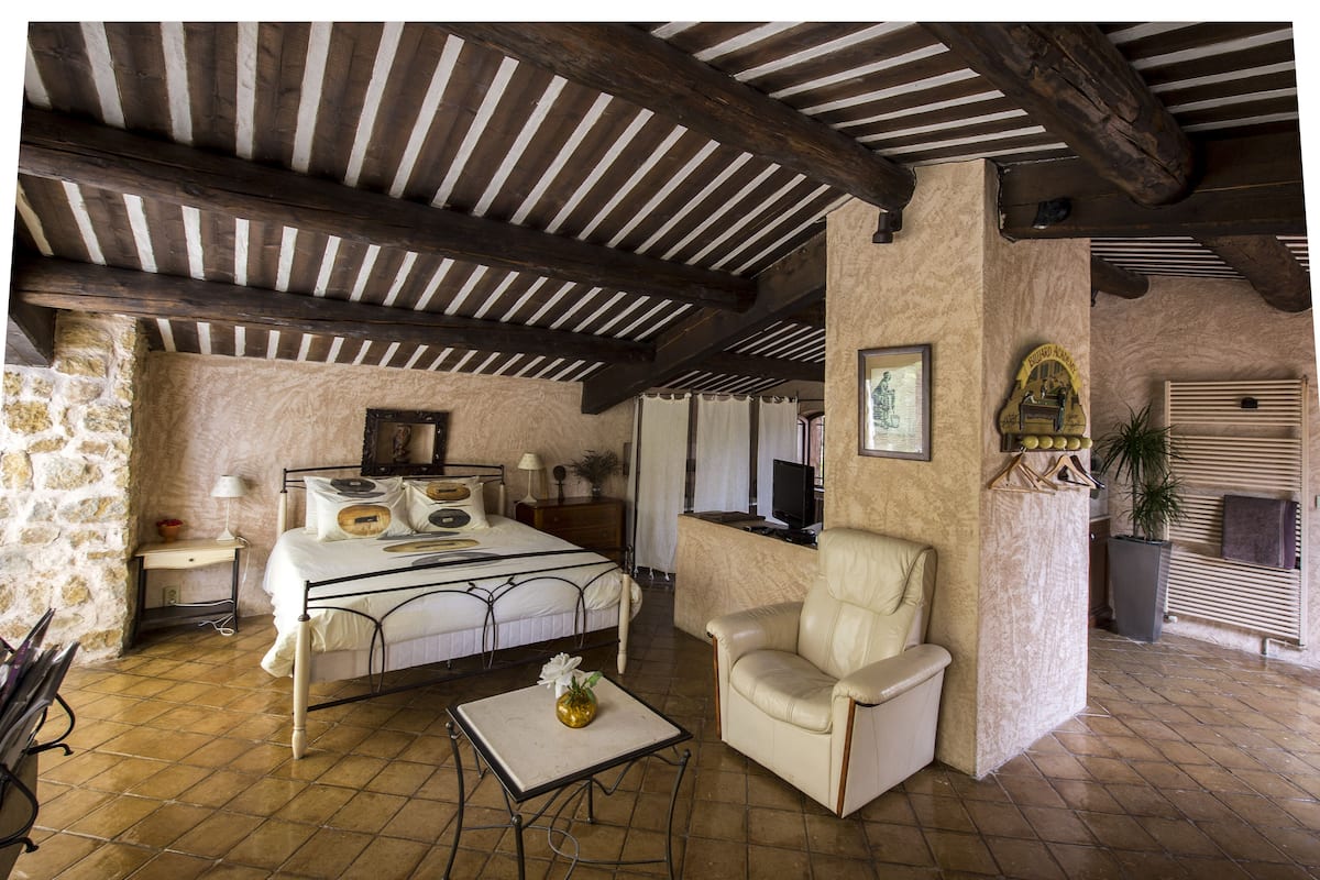 Habitación Confort doble (Ermitage) | Wifi gratis, decoración individual, mobiliario individual y ropa de cama