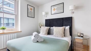 2 bedrooms, desk, iron/ironing board, free WiFi
