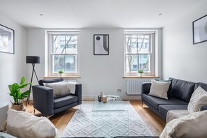 Smart TV - Beautiful 2BR In the Heart of Fitzrovia – Soho - Most Central Area of London (London)