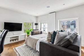 1 bedroom, iron/ironing board, free WiFi, bed sheets - In the Heart of London - Fitzrovia – Soho Area - 1BR Flat (London)