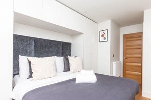 2 chambres, bureau, fer et planche à repasser, Wi-Fi gratuit