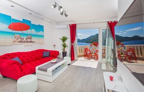 Exclusive Apartment, 2 Bedrooms, Balcony, Sea View | Living room | 42-inch LED TV with satellite channels, TV, heated floors - Apartments More (Mljet)