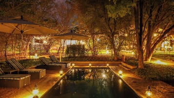 Outdoor pool, pool umbrellas, sun loungers