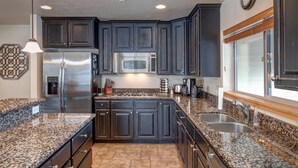 Kondominium, 5 kamar tidur | Dapur pribadi | Mesin pembuat kopi/teh, lemari es, microwave, dan oven