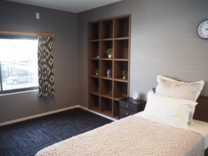 3 bedrooms, desk, iron/ironing board, free WiFi